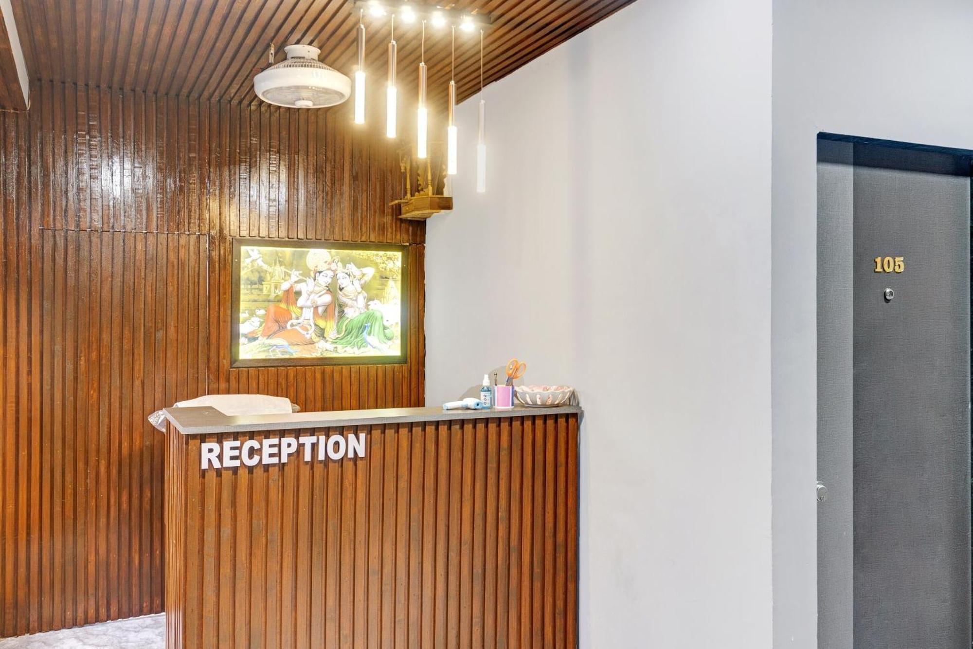 Oyo Flagship Hotel Royal Inn Сурат Экстерьер фото