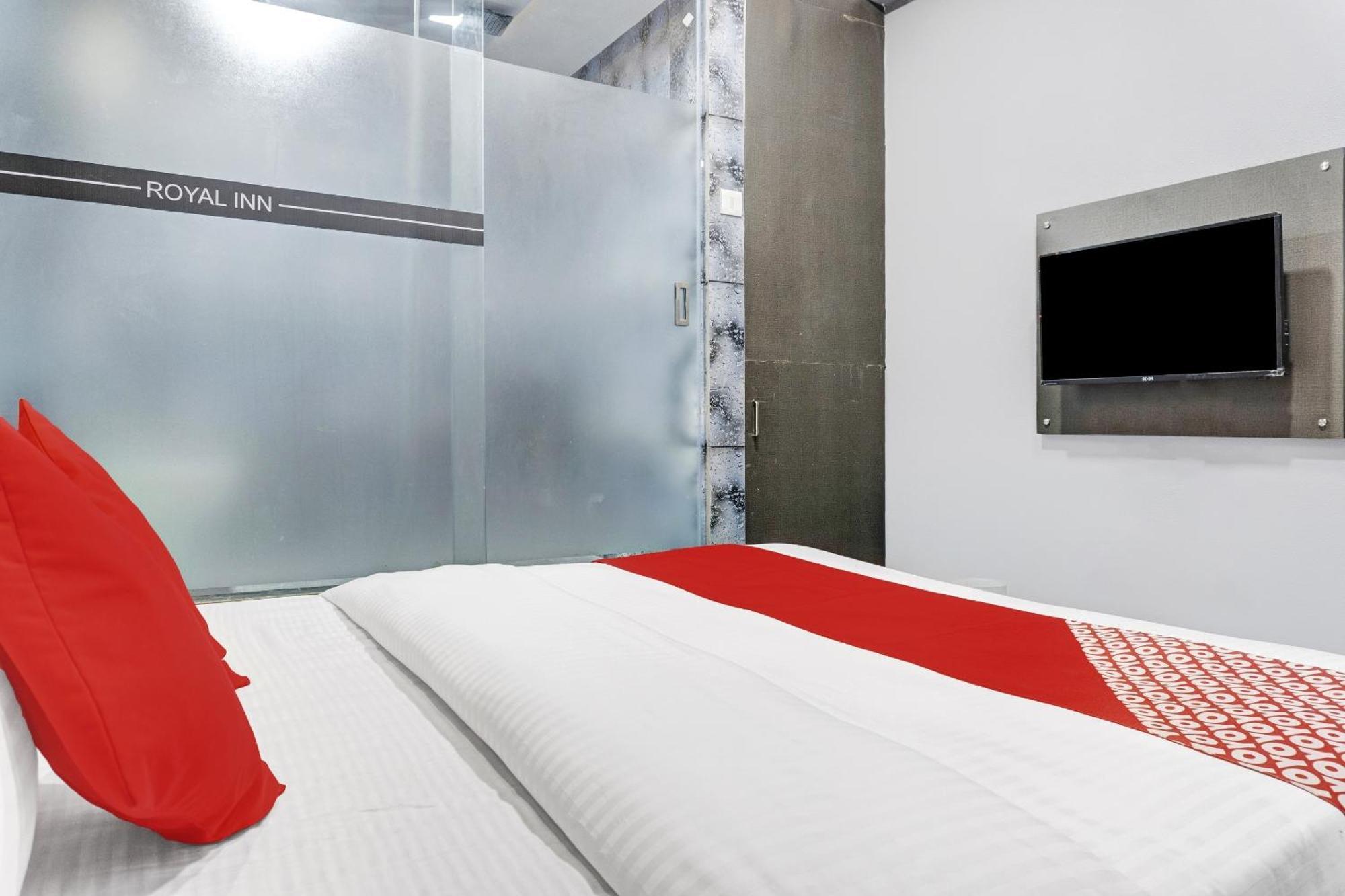 Oyo Flagship Hotel Royal Inn Сурат Экстерьер фото