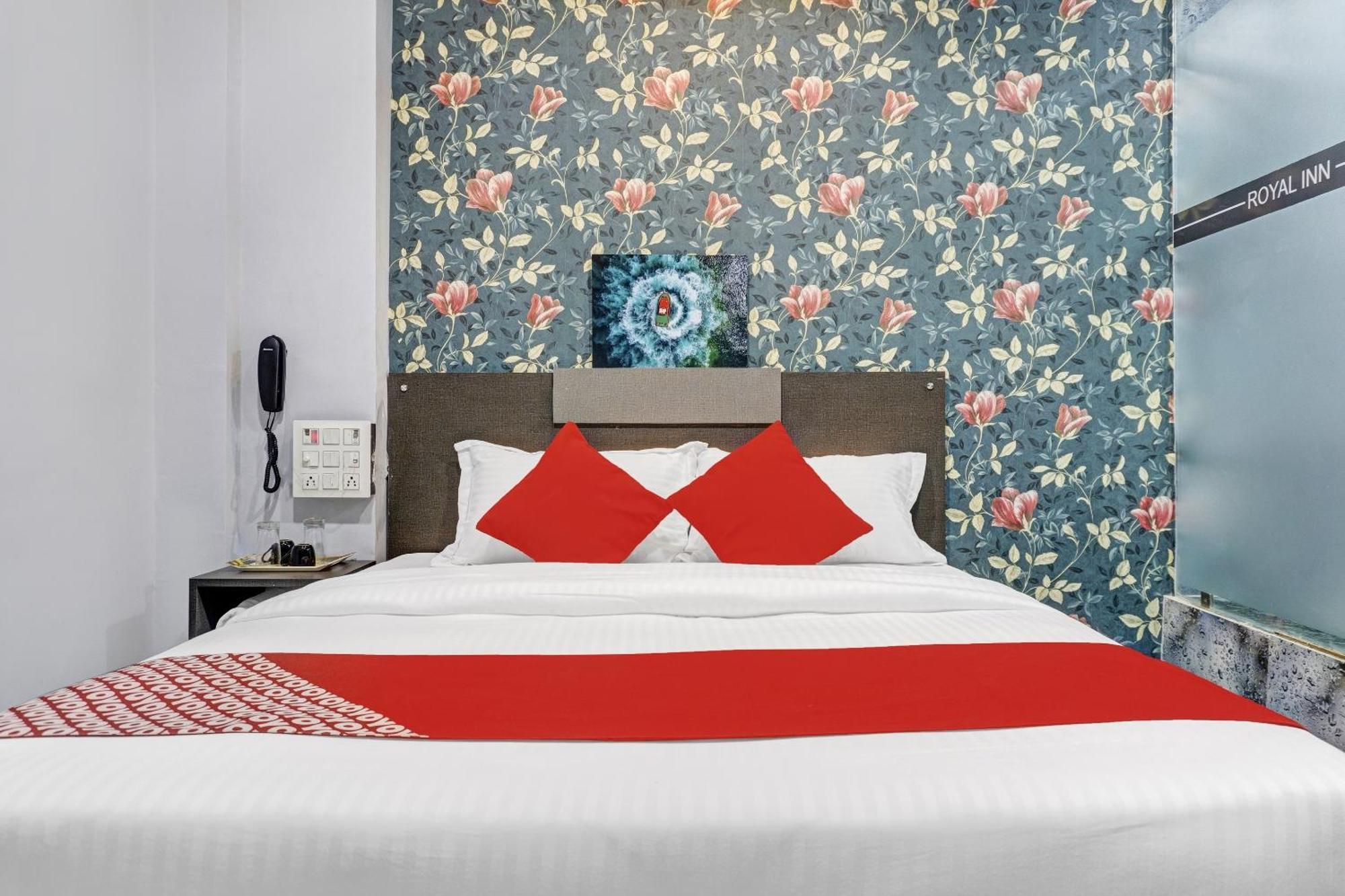 Oyo Flagship Hotel Royal Inn Сурат Экстерьер фото