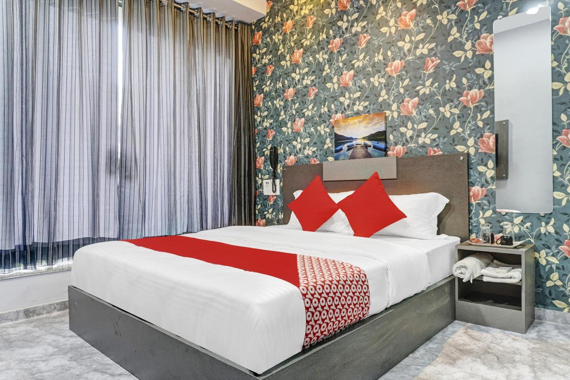 Oyo Flagship Hotel Royal Inn Сурат Экстерьер фото