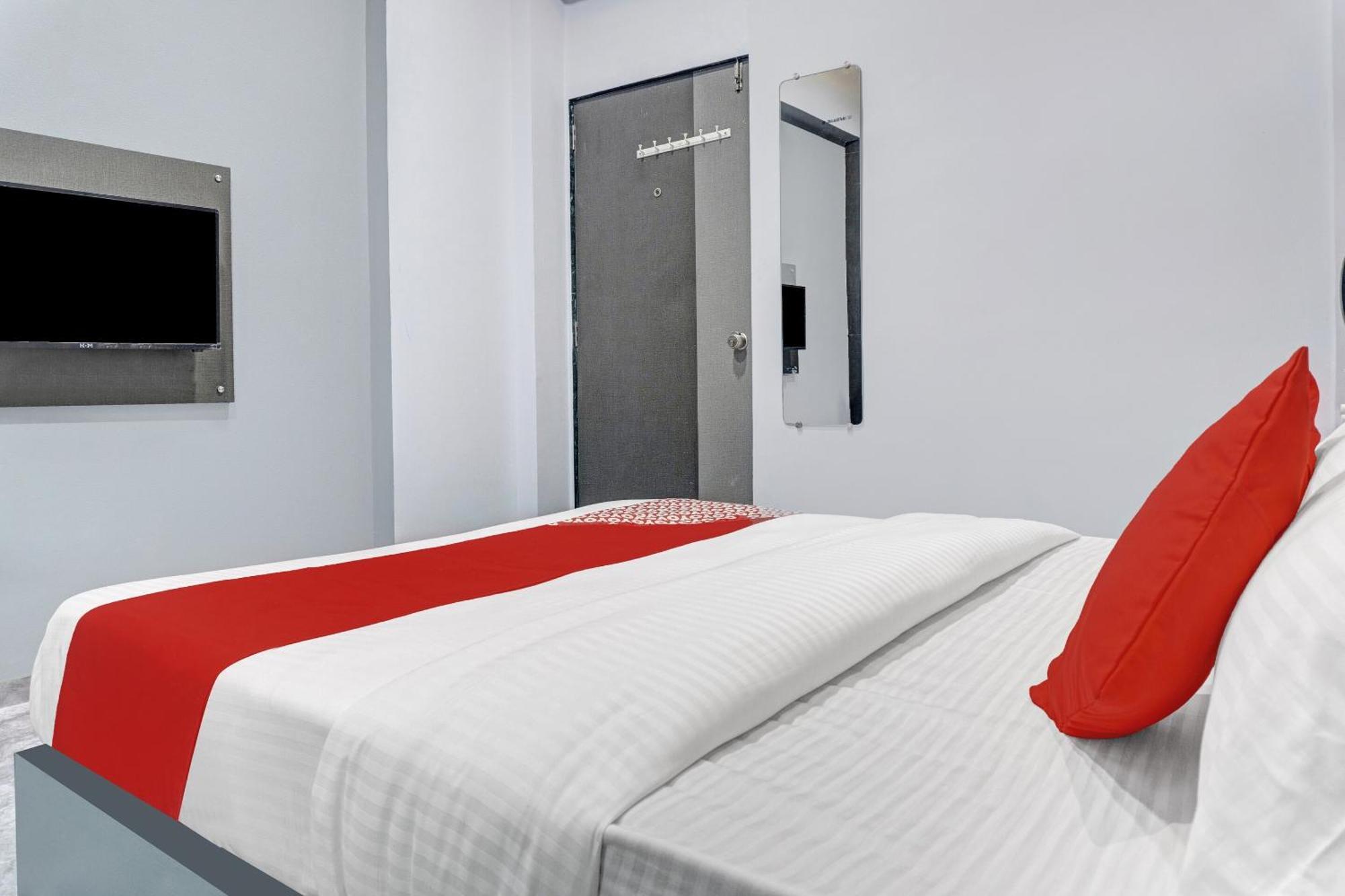 Oyo Flagship Hotel Royal Inn Сурат Экстерьер фото