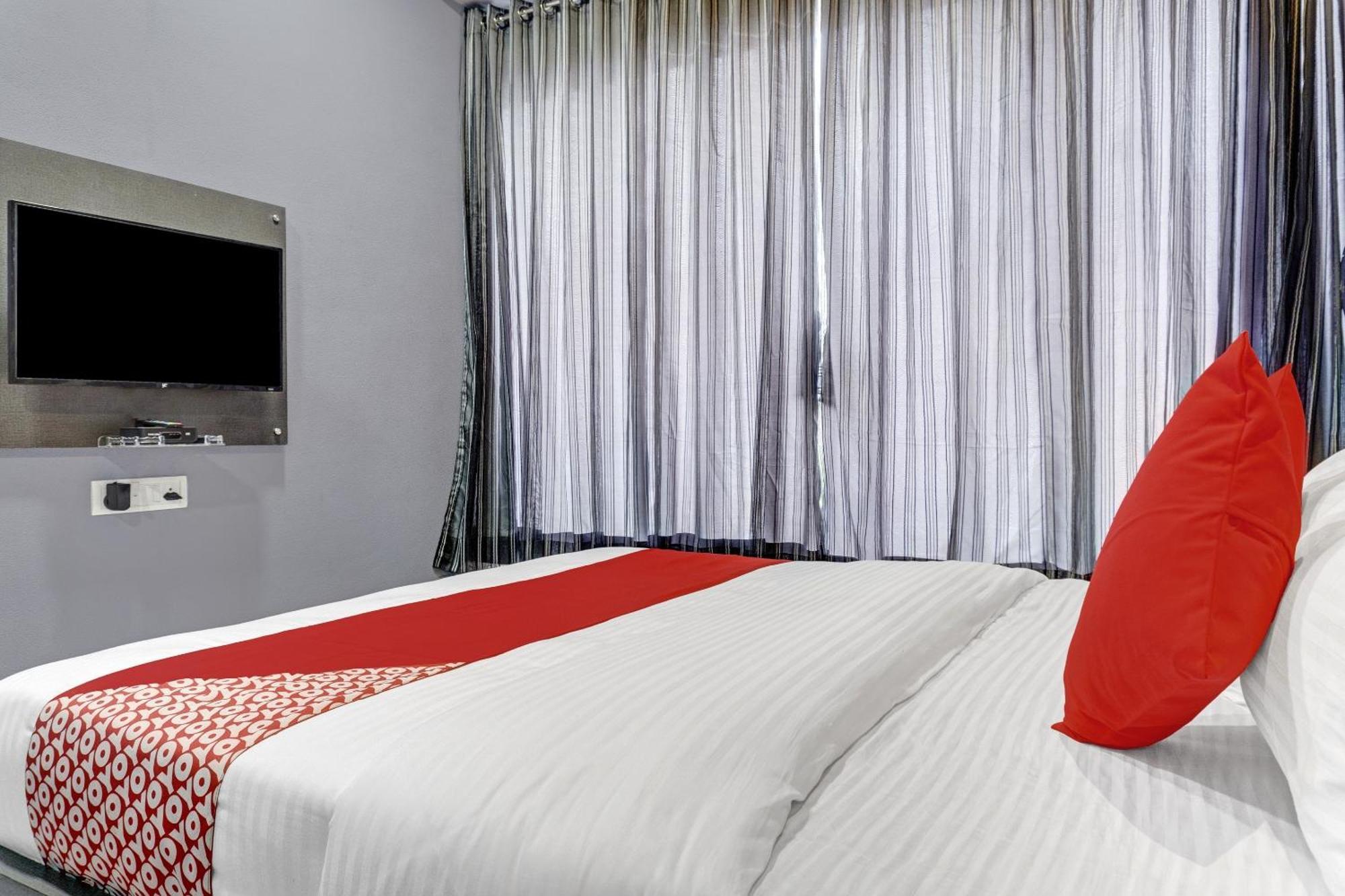 Oyo Flagship Hotel Royal Inn Сурат Экстерьер фото
