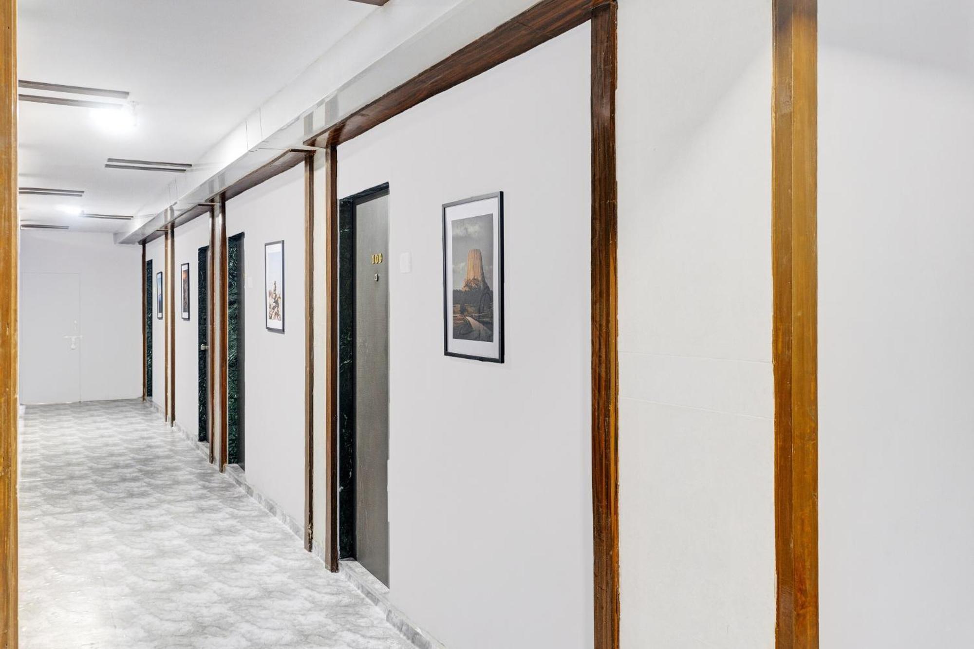 Oyo Flagship Hotel Royal Inn Сурат Экстерьер фото